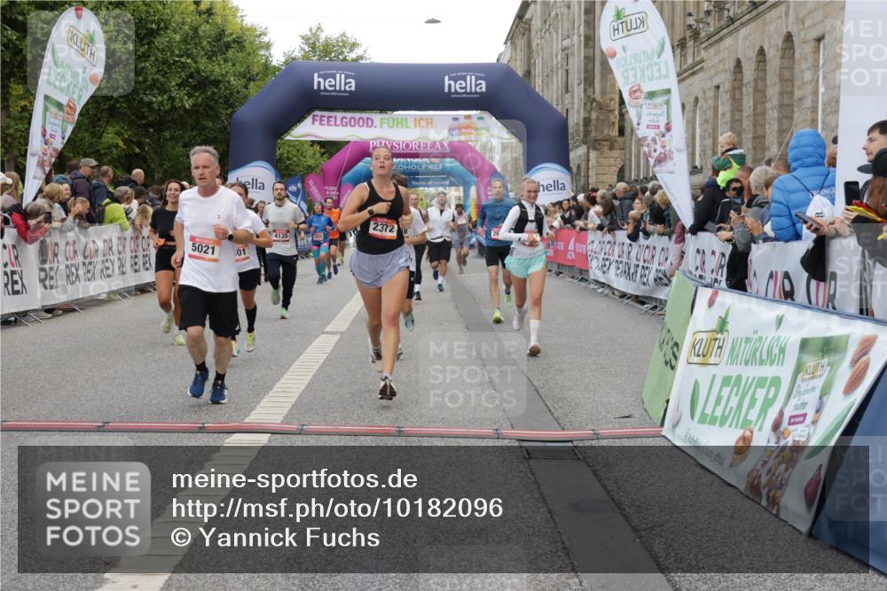 06.09.2026 - CURREX Alsterlauf Yannick Fuchs http://msf.ph/oto/10182096 06.09.2026 09:55:59 Ziel 2239, 2277, 2372, 2516, 2626, 2641, 3411, 3636, 4135, 4262, 4434, 4463, 4627, 5021, 5484, 6032, 6301, 6313, 8086, 8211, 8338 meine-sportfotos.de