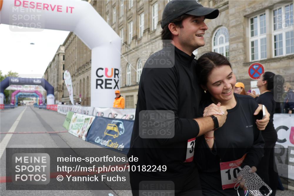 06.09.2026 - CURREX Alsterlauf Yannick Fuchs http://msf.ph/oto/10182249 06.09.2026 12:09:57 Ziel 1095, 1209 meine-sportfotos.de