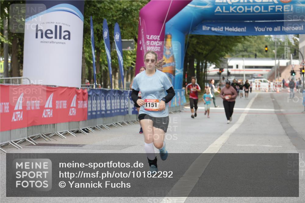 06.09.2026 - CURREX Alsterlauf Yannick Fuchs http://msf.ph/oto/10182292 06.09.2026 12:10:37 Ziel  meine-sportfotos.de