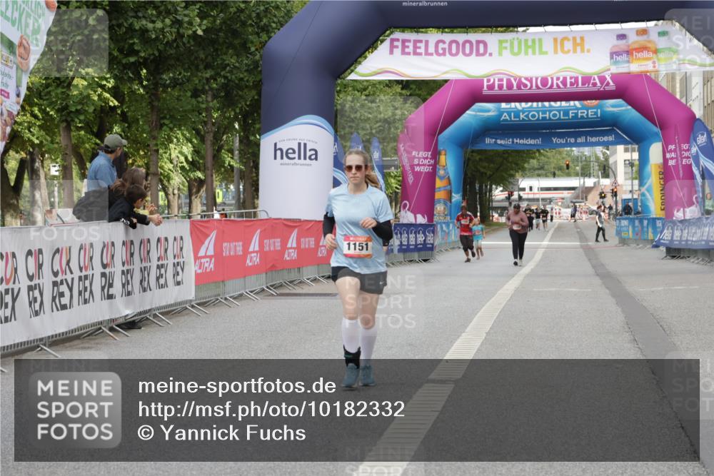 06.09.2026 - CURREX Alsterlauf Yannick Fuchs http://msf.ph/oto/10182332 06.09.2026 12:10:40 Ziel 1151 meine-sportfotos.de