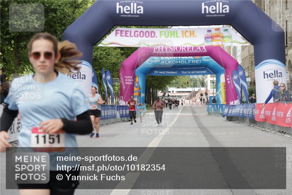 06.09.2026 - CURREX Alsterlauf Yannick Fuchs http://msf.ph/oto/10182354 06.09.2026 12:10:44 Ziel 1151 meine-sportfotos.de