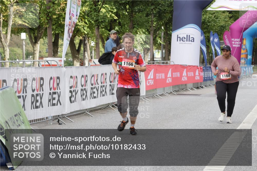 06.09.2026 - CURREX Alsterlauf Yannick Fuchs http://msf.ph/oto/10182433 06.09.2026 12:10:56 Ziel 1166, 1168, 1331 meine-sportfotos.de