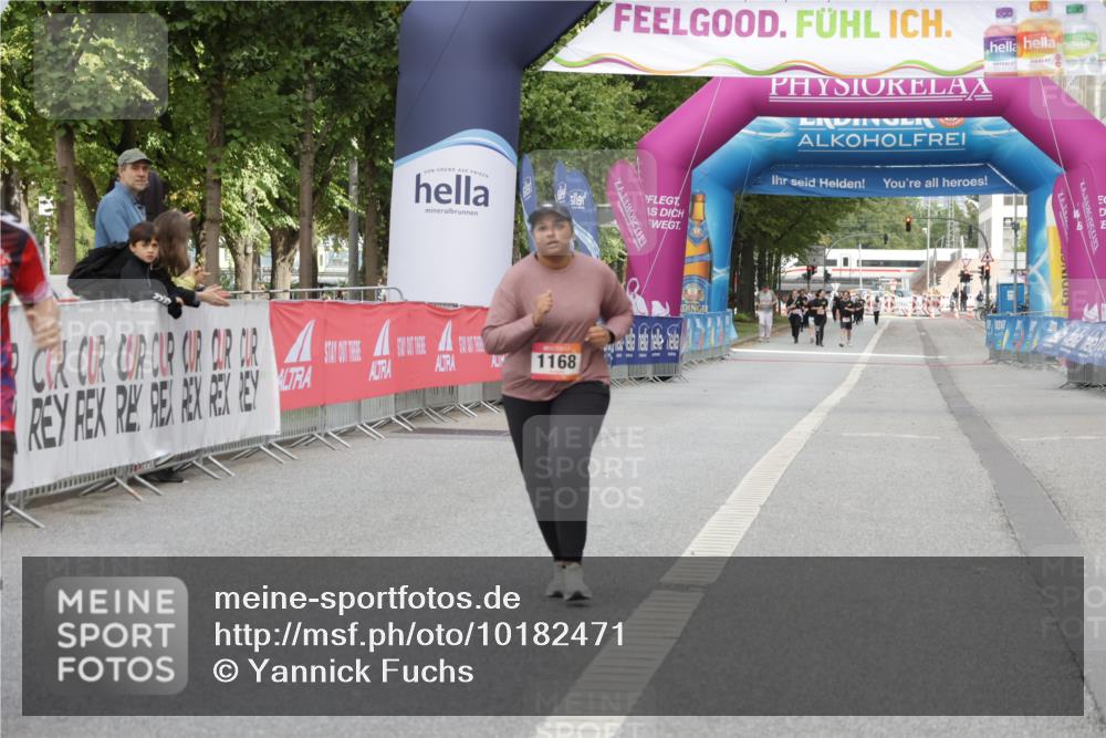 06.09.2026 - CURREX Alsterlauf Yannick Fuchs http://msf.ph/oto/10182471 06.09.2026 12:10:57 Ziel 1166, 1168, 1331 meine-sportfotos.de