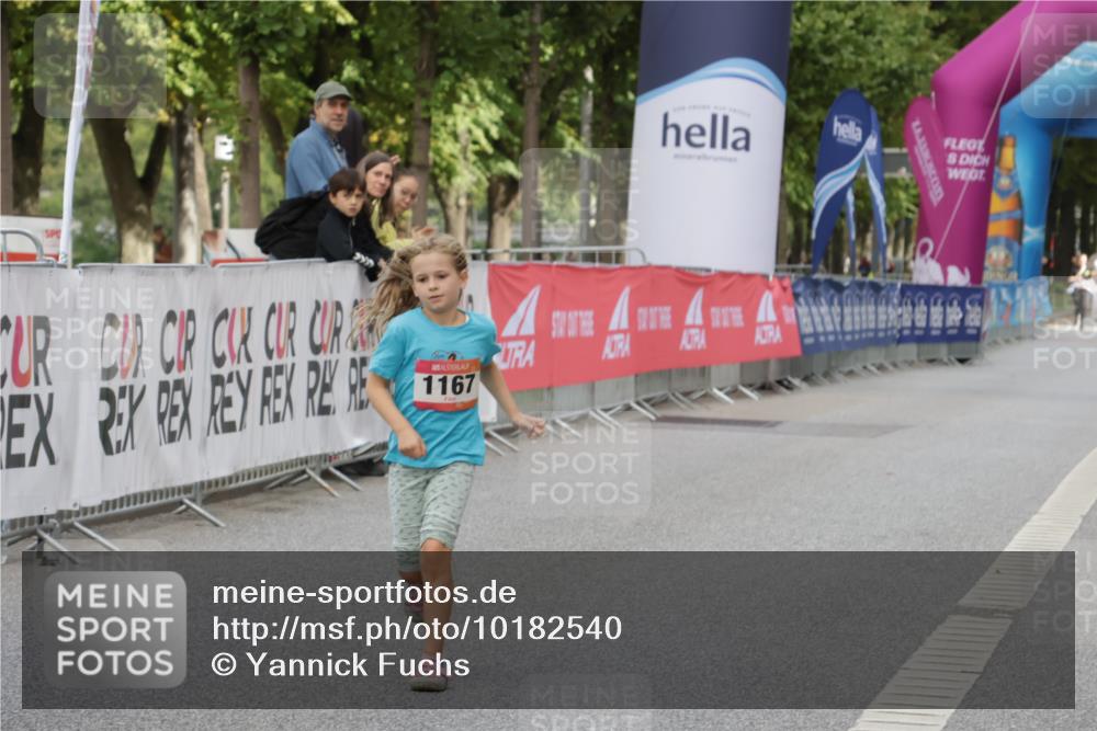 06.09.2026 - CURREX Alsterlauf Yannick Fuchs http://msf.ph/oto/10182540 06.09.2026 12:11:05 Ziel 1166, 1167, 1168 meine-sportfotos.de