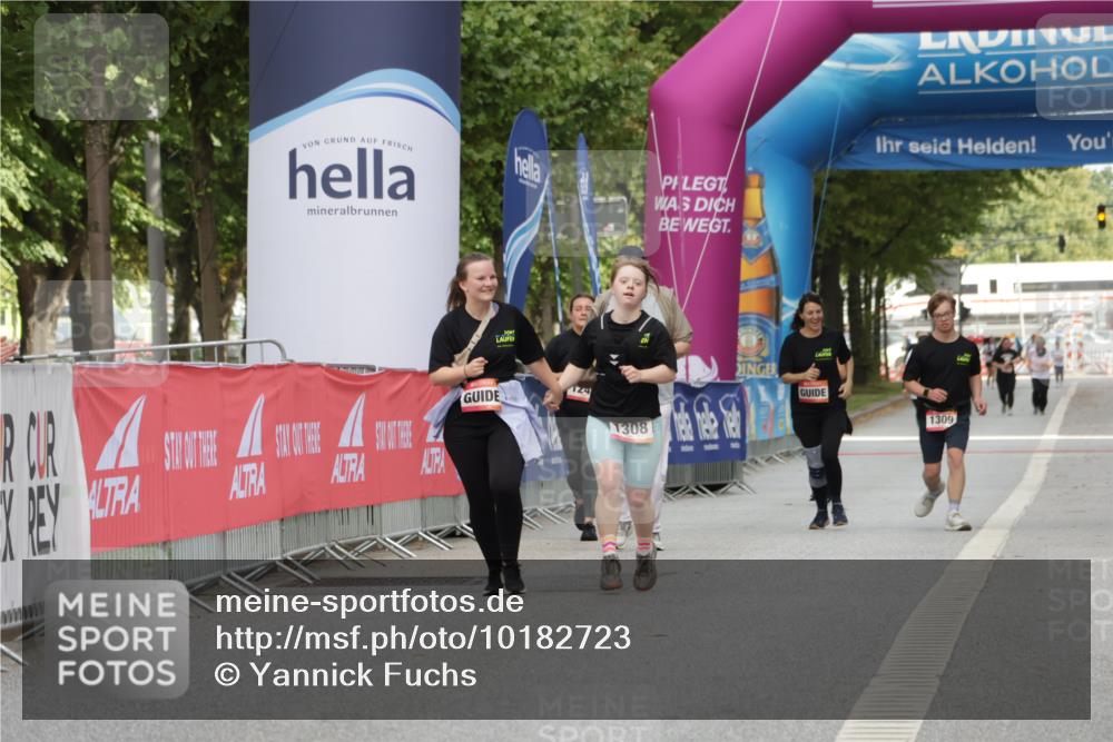 06.09.2026 - CURREX Alsterlauf Yannick Fuchs http://msf.ph/oto/10182723 06.09.2026 12:11:36 Ziel  meine-sportfotos.de