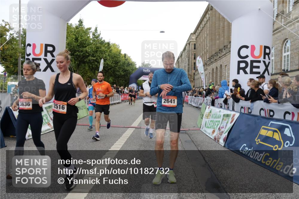 06.09.2026 - CURREX Alsterlauf Yannick Fuchs http://msf.ph/oto/10182732 06.09.2026 09:56:06 Ziel 2171, 2372, 2516, 2626, 2641, 2805, 3225, 3411, 3636, 3830, 4111, 4135, 4262, 4365, 4809, 5021, 5085, 5095, 5206, 6032, 6170, 6301, 6313, 8170, 8211, 8338 meine-sportfotos.de