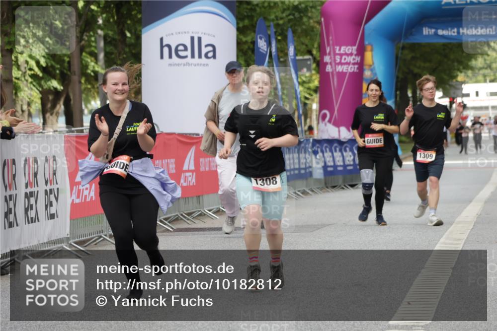 06.09.2026 - CURREX Alsterlauf Yannick Fuchs http://msf.ph/oto/10182812 06.09.2026 12:11:41 Ziel 1308 meine-sportfotos.de