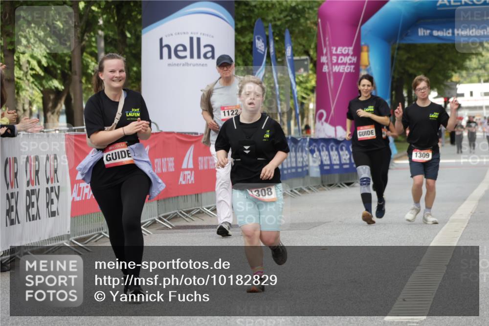 06.09.2026 - CURREX Alsterlauf Yannick Fuchs http://msf.ph/oto/10182829 06.09.2026 12:11:41 Ziel 1308 meine-sportfotos.de