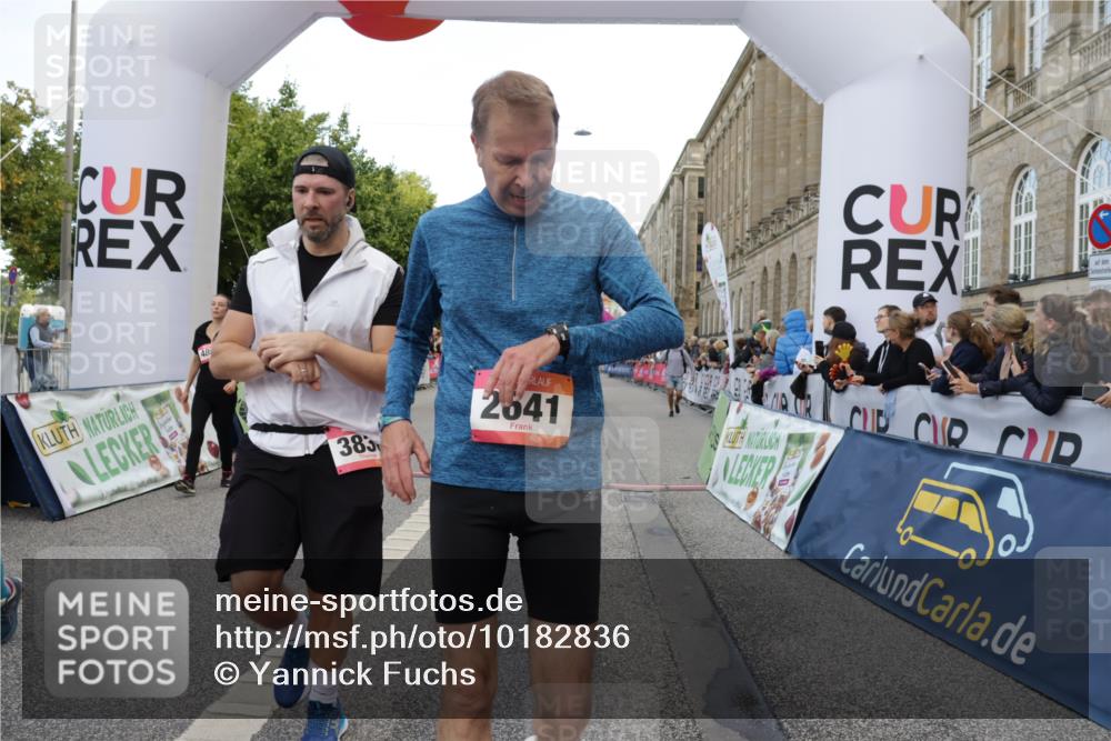 06.09.2026 - CURREX Alsterlauf Yannick Fuchs http://msf.ph/oto/10182836 06.09.2026 09:56:07 Ziel 2171, 2372, 2516, 2626, 2641, 2805, 3225, 3411, 3636, 3830, 4111, 4135, 4262, 4365, 4809, 5021, 5085, 5095, 5206, 6032, 6170, 6301, 6313, 8170, 8211, 8338 meine-sportfotos.de