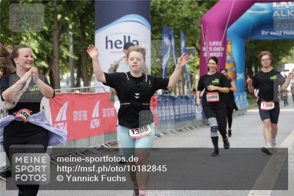 06.09.2026 - CURREX Alsterlauf Yannick Fuchs http://msf.ph/oto/10182845 06.09.2026 12:11:43 Ziel 1308 meine-sportfotos.de