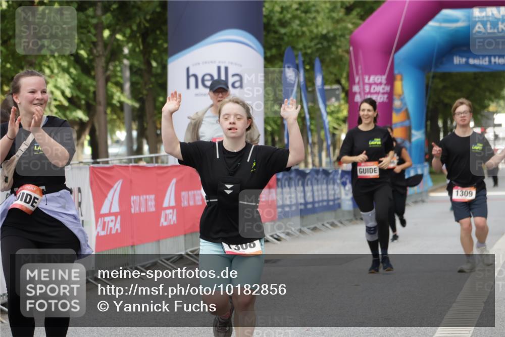 06.09.2026 - CURREX Alsterlauf Yannick Fuchs http://msf.ph/oto/10182856 06.09.2026 12:11:43 Ziel 1308 meine-sportfotos.de