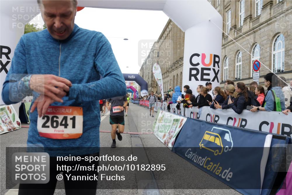 06.09.2026 - CURREX Alsterlauf Yannick Fuchs http://msf.ph/oto/10182895 06.09.2026 09:56:08 Ziel 2171, 2516, 2626, 2641, 2805, 3225, 3411, 3636, 3830, 4111, 4135, 4262, 4365, 4809, 5085, 5095, 5206, 6032, 6170, 6301, 6313, 8105, 8170, 8338 meine-sportfotos.de