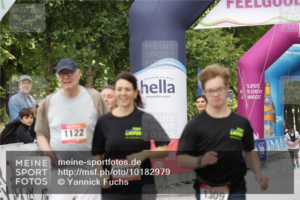 06.09.2026 - CURREX Alsterlauf Yannick Fuchs http://msf.ph/oto/10182979 06.09.2026 12:11:49 Ziel 1122, 1196, 1245, 1308, 1309 meine-sportfotos.de