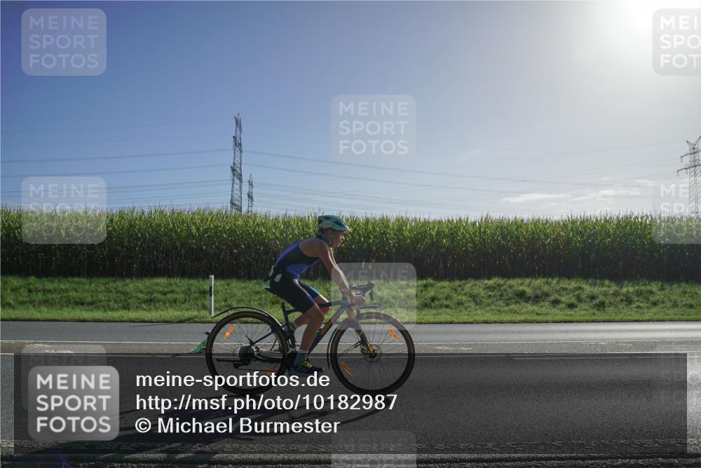 06.09.2026 - 20. Norderstedt Triathlon Michael Burmester http://msf.ph/oto/10182987 06.09.2026 09:38:39 Radfahren 633, 698 meine-sportfotos.de