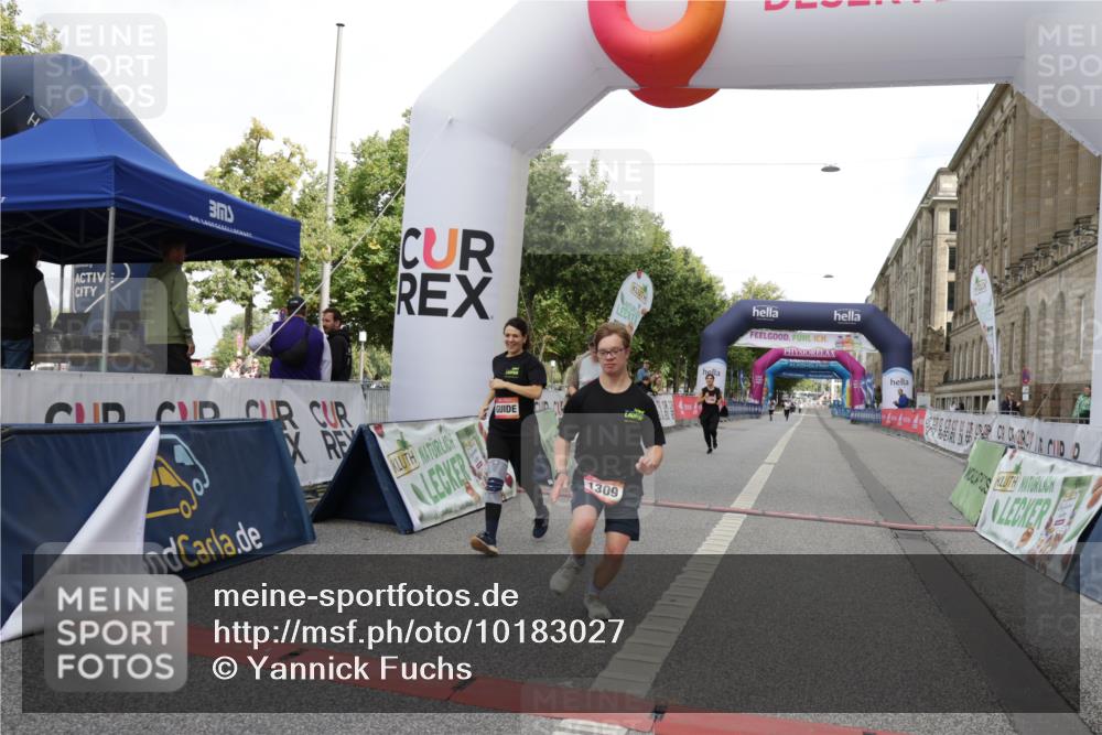 06.09.2026 - CURREX Alsterlauf Yannick Fuchs http://msf.ph/oto/10183027 06.09.2026 12:11:51 Ziel 1122, 1196, 1245, 1308, 1309 meine-sportfotos.de