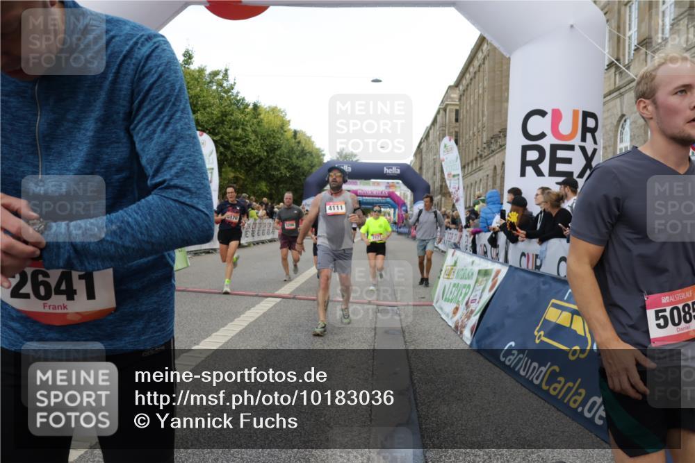 06.09.2026 - CURREX Alsterlauf Yannick Fuchs http://msf.ph/oto/10183036 06.09.2026 09:56:10 Ziel 2171, 2516, 2548, 2626, 2641, 2805, 3225, 3571, 3636, 3830, 4111, 4135, 4262, 4365, 4809, 5085, 5095, 5206, 6170, 8105, 8170 meine-sportfotos.de