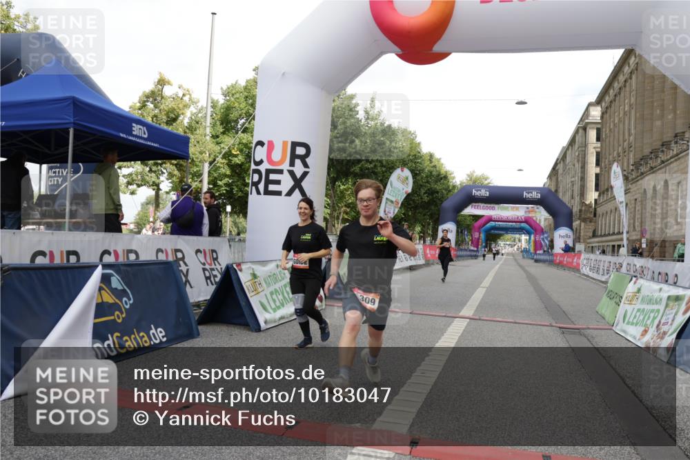 06.09.2026 - CURREX Alsterlauf Yannick Fuchs http://msf.ph/oto/10183047 06.09.2026 12:11:51 Ziel 1122, 1196, 1245, 1308, 1309 meine-sportfotos.de