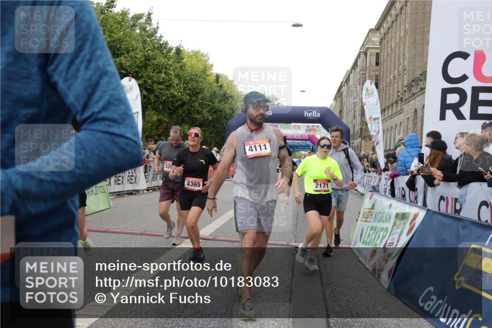 06.09.2026 - CURREX Alsterlauf Yannick Fuchs http://msf.ph/oto/10183083 06.09.2026 09:56:11 Ziel 2171, 2516, 2548, 2805, 3225, 3486, 3571, 3636, 3830, 4111, 4365, 4809, 5085, 5095, 5206, 6170, 8105, 8170 meine-sportfotos.de