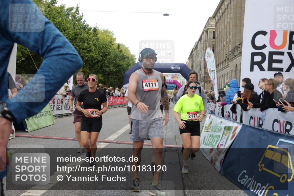 06.09.2026 - CURREX Alsterlauf Yannick Fuchs http://msf.ph/oto/10183120 06.09.2026 09:56:12 Ziel 2171, 2548, 2805, 3225, 3486, 3571, 3830, 4111, 4365, 4809, 5085, 5095, 5206, 5682, 6170, 8105, 8170 meine-sportfotos.de
