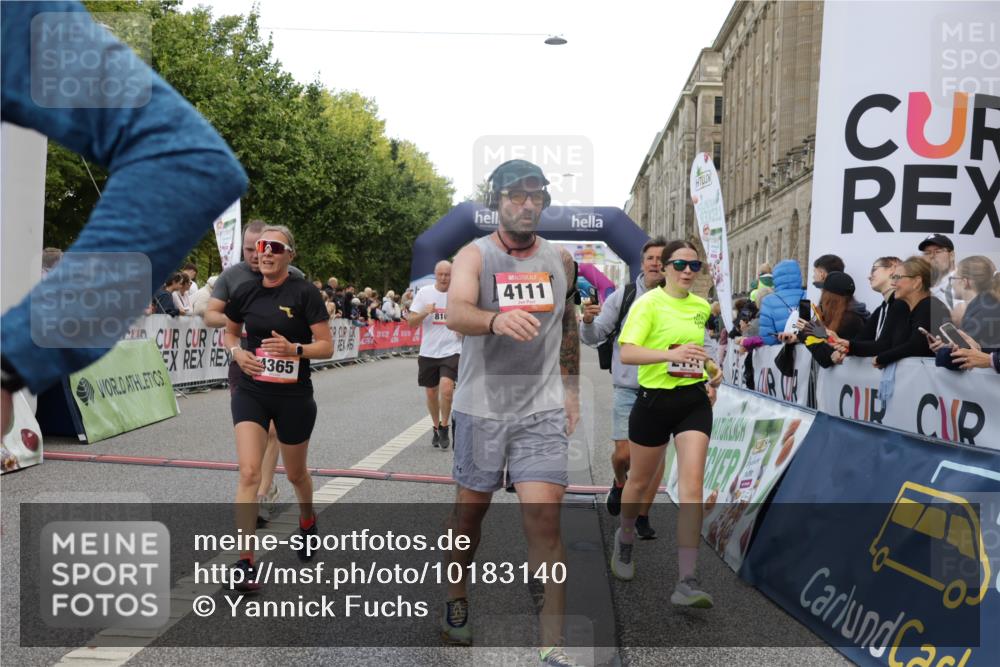06.09.2026 - CURREX Alsterlauf Yannick Fuchs http://msf.ph/oto/10183140 06.09.2026 09:56:12 Ziel 2171, 2548, 2805, 3225, 3486, 3571, 3830, 4111, 4365, 4809, 5085, 5095, 5206, 5682, 6170, 8105, 8170 meine-sportfotos.de