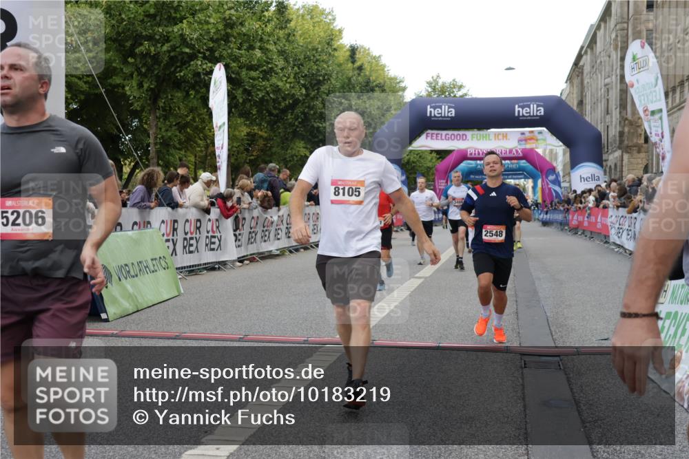 06.09.2026 - CURREX Alsterlauf Yannick Fuchs http://msf.ph/oto/10183219 06.09.2026 09:56:13 Ziel 2085, 2171, 2548, 2805, 3225, 3486, 3571, 3830, 4111, 4365, 4715, 4809, 5085, 5095, 5206, 5682, 6170, 6441, 8105, 8170 meine-sportfotos.de