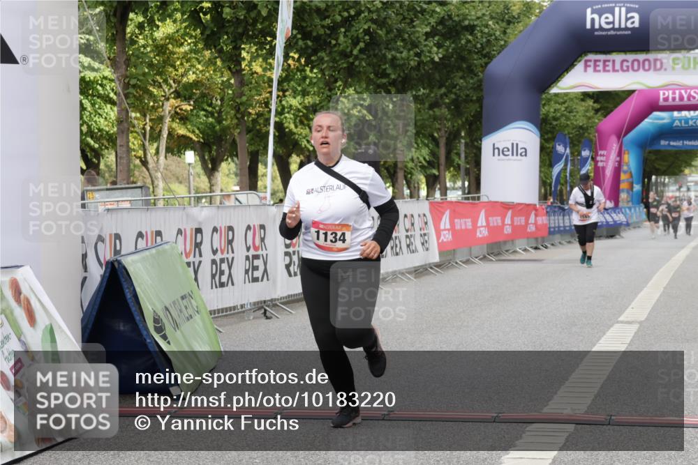 06.09.2026 - CURREX Alsterlauf Yannick Fuchs http://msf.ph/oto/10183220 06.09.2026 12:12:08 Ziel 1134 meine-sportfotos.de