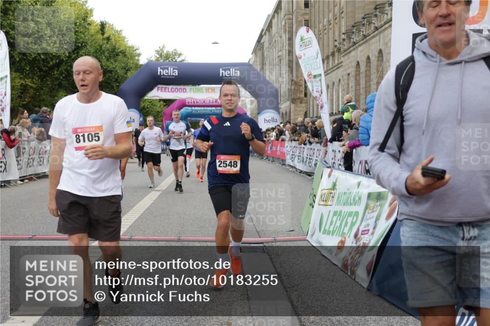 06.09.2026 - CURREX Alsterlauf Yannick Fuchs http://msf.ph/oto/10183255 06.09.2026 09:56:14 Ziel 2085, 2171, 2548, 3486, 3571, 4111, 4365, 4715, 4809, 5085, 5095, 5206, 5682, 6170, 6416, 6441, 8105, 8170 meine-sportfotos.de