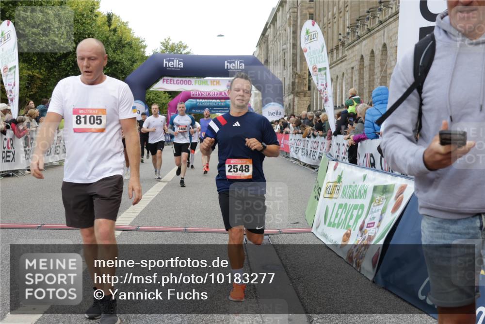 06.09.2026 - CURREX Alsterlauf Yannick Fuchs http://msf.ph/oto/10183277 06.09.2026 09:56:14 Ziel 2085, 2171, 2548, 3486, 3571, 4111, 4365, 4715, 4809, 5085, 5095, 5206, 5682, 6170, 6416, 6441, 8105, 8170 meine-sportfotos.de