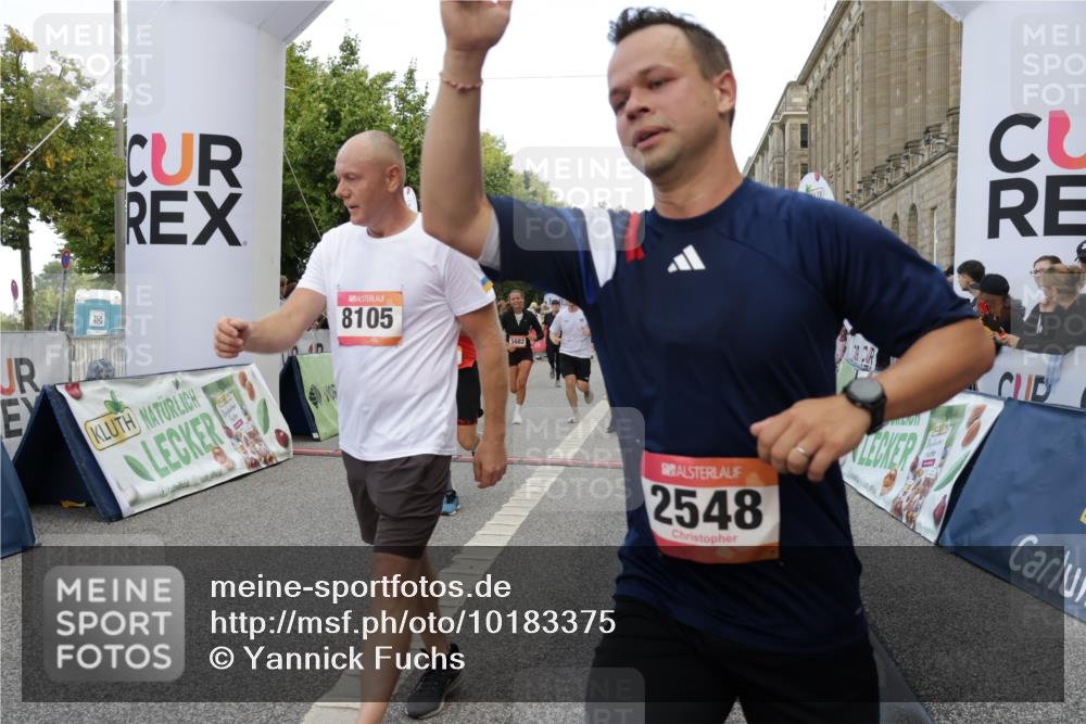06.09.2026 - CURREX Alsterlauf Yannick Fuchs http://msf.ph/oto/10183375 06.09.2026 09:56:15 Ziel 2085, 2171, 2548, 3486, 3571, 4111, 4365, 4715, 5085, 5095, 5206, 5682, 6170, 6416, 6441, 8105, 8170 meine-sportfotos.de