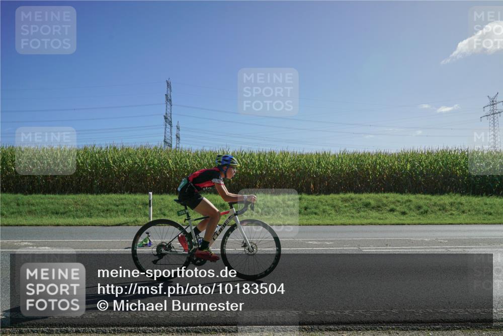 06.09.2026 - 20. Norderstedt Triathlon Michael Burmester http://msf.ph/oto/10183504 06.09.2026 10:39:42 Radfahren 724, 754 meine-sportfotos.de