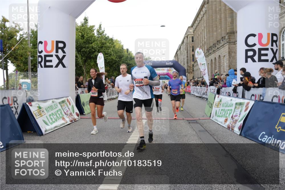 06.09.2026 - CURREX Alsterlauf Yannick Fuchs http://msf.ph/oto/10183519 06.09.2026 09:56:17 Ziel 2085, 2171, 2548, 3486, 3571, 4365, 4715, 5095, 5206, 5682, 5841, 6170, 6416, 6441, 8105 meine-sportfotos.de