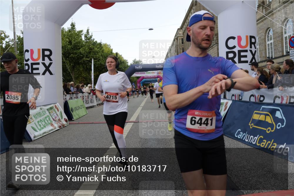 06.09.2026 - CURREX Alsterlauf Yannick Fuchs http://msf.ph/oto/10183717 06.09.2026 09:56:19 Ziel 2085, 2548, 3486, 3571, 4057, 4715, 5682, 5841, 6416, 6441, 8105, 8134 meine-sportfotos.de