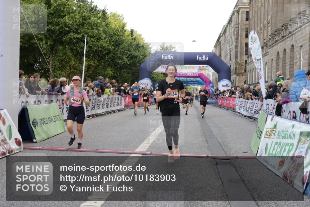 06.09.2026 - CURREX Alsterlauf Yannick Fuchs http://msf.ph/oto/10183903 06.09.2026 09:56:23 Ziel 2085, 2341, 3486, 3577, 4057, 4715, 4933, 5332, 5473, 5682, 5841, 6416, 6441, 8131, 8134 meine-sportfotos.de