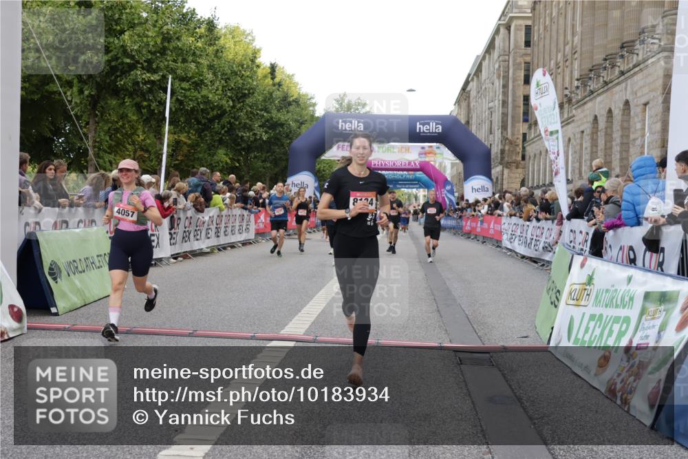 06.09.2026 - CURREX Alsterlauf Yannick Fuchs http://msf.ph/oto/10183934 06.09.2026 09:56:23 Ziel 2085, 2341, 3486, 3577, 4057, 4715, 4933, 5332, 5473, 5682, 5841, 6416, 6441, 8131, 8134 meine-sportfotos.de