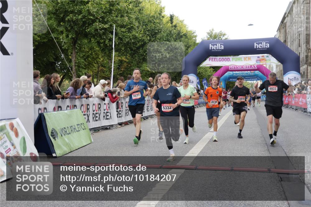 06.09.2026 - CURREX Alsterlauf Yannick Fuchs http://msf.ph/oto/10184207 06.09.2026 09:56:26 Ziel 2188, 2341, 3577, 4057, 4933, 5332, 5473, 5586, 5807, 5841, 6416, 8131, 8134 meine-sportfotos.de