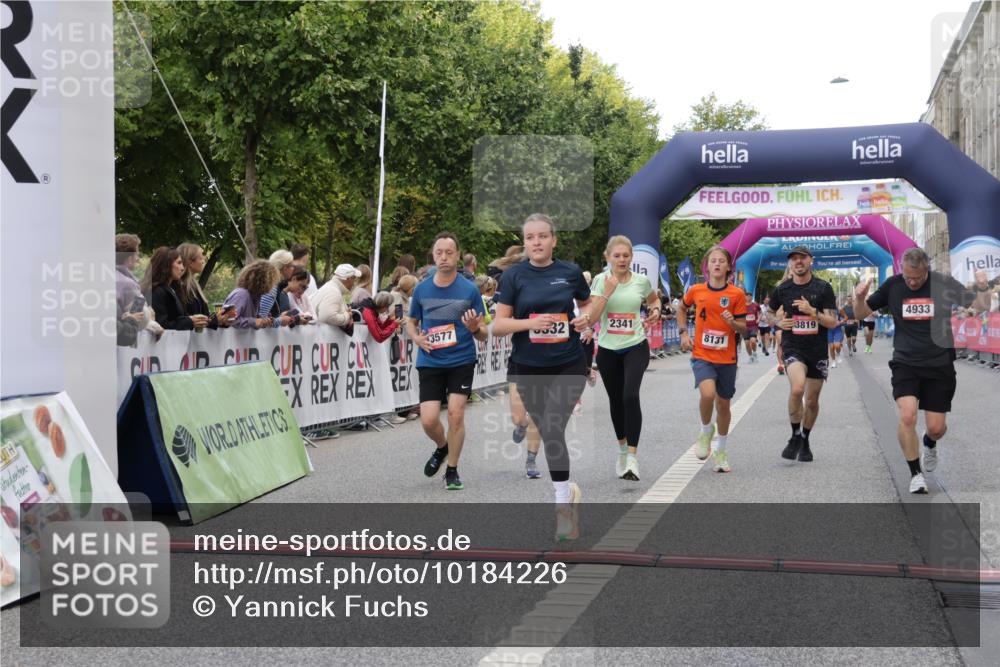 06.09.2026 - CURREX Alsterlauf Yannick Fuchs http://msf.ph/oto/10184226 06.09.2026 09:56:26 Ziel 2188, 2341, 3577, 4057, 4933, 5332, 5473, 5586, 5807, 5841, 6416, 8131, 8134 meine-sportfotos.de