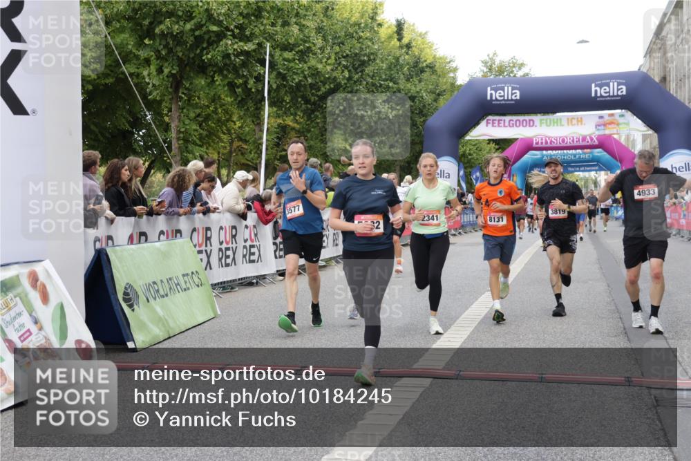 06.09.2026 - CURREX Alsterlauf Yannick Fuchs http://msf.ph/oto/10184245 06.09.2026 09:56:26 Ziel 2188, 2341, 3577, 4057, 4933, 5332, 5473, 5586, 5807, 5841, 6416, 8131, 8134 meine-sportfotos.de