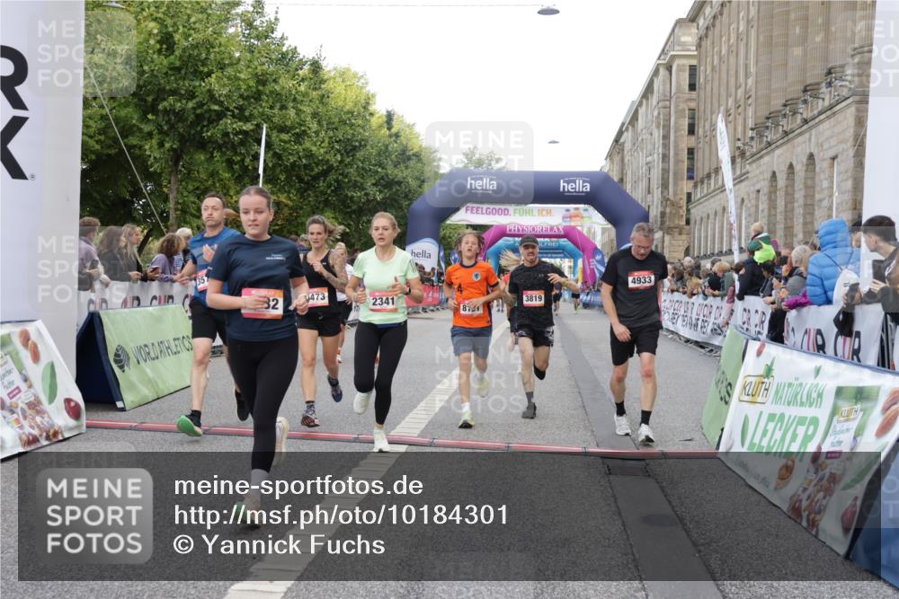06.09.2026 - CURREX Alsterlauf Yannick Fuchs http://msf.ph/oto/10184301 06.09.2026 09:56:27 Ziel 2188, 2341, 2620, 3577, 4057, 4933, 5332, 5473, 5586, 5807, 5841, 8131, 8134 meine-sportfotos.de