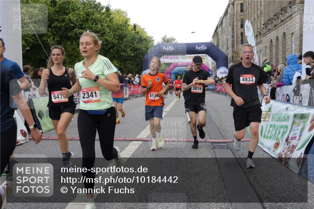 06.09.2026 - CURREX Alsterlauf Yannick Fuchs http://msf.ph/oto/10184442 06.09.2026 09:56:28 Ziel 2188, 2341, 2620, 3116, 3577, 4057, 4933, 5332, 5473, 5586, 5807, 5841, 8131, 8134 meine-sportfotos.de