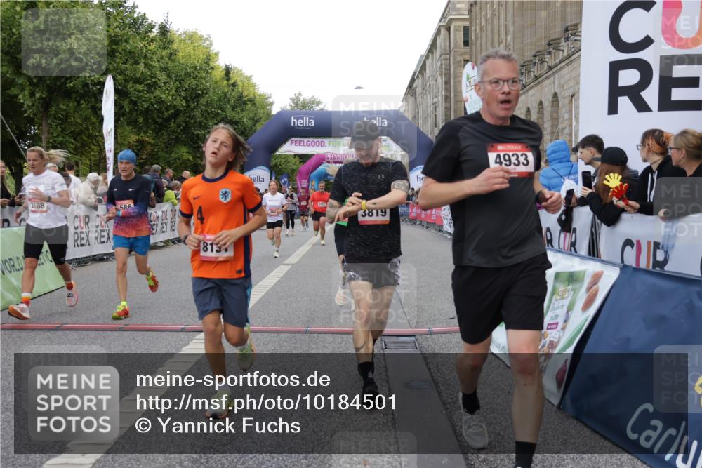 06.09.2026 - CURREX Alsterlauf Yannick Fuchs http://msf.ph/oto/10184501 06.09.2026 09:56:28 Ziel 2188, 2341, 2620, 3116, 3577, 4057, 4933, 5332, 5473, 5586, 5807, 5841, 8131, 8134 meine-sportfotos.de