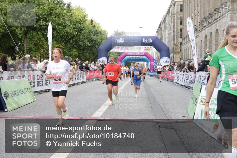 06.09.2026 - CURREX Alsterlauf Yannick Fuchs http://msf.ph/oto/10184740 06.09.2026 09:56:32 Ziel 2188, 2341, 2620, 3116, 3577, 4059, 4575, 4933, 5332, 5473, 5586, 5591, 5708, 5807, 6091, 6269, 8131 meine-sportfotos.de