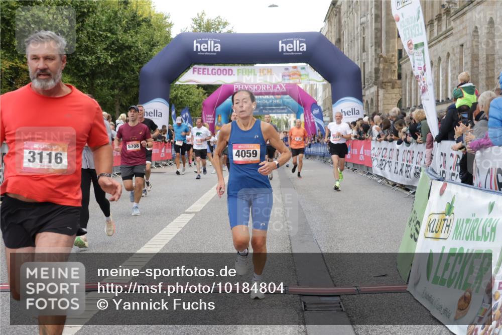 06.09.2026 - CURREX Alsterlauf Yannick Fuchs http://msf.ph/oto/10184804 06.09.2026 09:56:33 Ziel 2188, 2341, 2620, 3116, 3577, 4059, 4088, 4575, 4933, 5332, 5473, 5586, 5591, 5708, 5807, 6091, 6269, 8131 meine-sportfotos.de