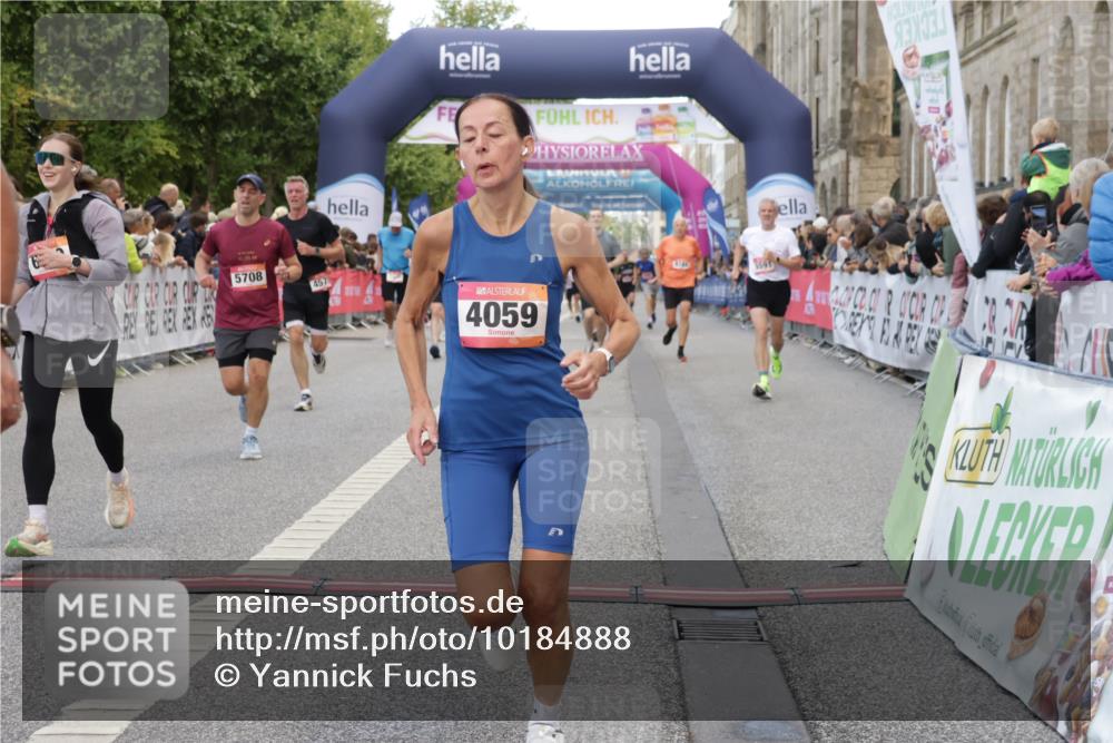 06.09.2026 - CURREX Alsterlauf Yannick Fuchs http://msf.ph/oto/10184888 06.09.2026 09:56:34 Ziel 2188, 2341, 2620, 3116, 3577, 4059, 4088, 4575, 4933, 5332, 5473, 5586, 5591, 5708, 5807, 6091, 6164, 6269, 8131 meine-sportfotos.de