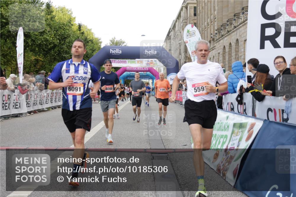 06.09.2026 - CURREX Alsterlauf Yannick Fuchs http://msf.ph/oto/10185306 06.09.2026 09:56:37 Ziel 2338, 2620, 3116, 3365, 4059, 4088, 4278, 4575, 5026, 5591, 5708, 5848, 6091, 6164, 6269, 8132 meine-sportfotos.de