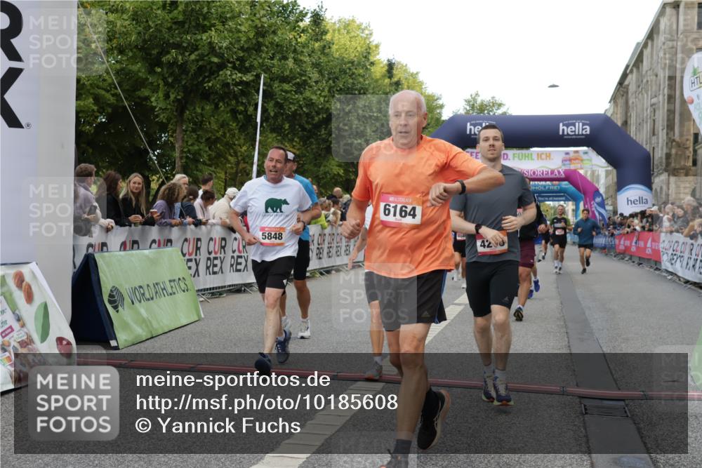 06.09.2026 - CURREX Alsterlauf Yannick Fuchs http://msf.ph/oto/10185608 06.09.2026 09:56:40 Ziel 2338, 2647, 2648, 3116, 3365, 3606, 4059, 4088, 4278, 4575, 5011, 5026, 5411, 5412, 5413, 5414, 5591, 5708, 5848, 6048, 6091, 6164, 6269, 8080, 8132 meine-sportfotos.de