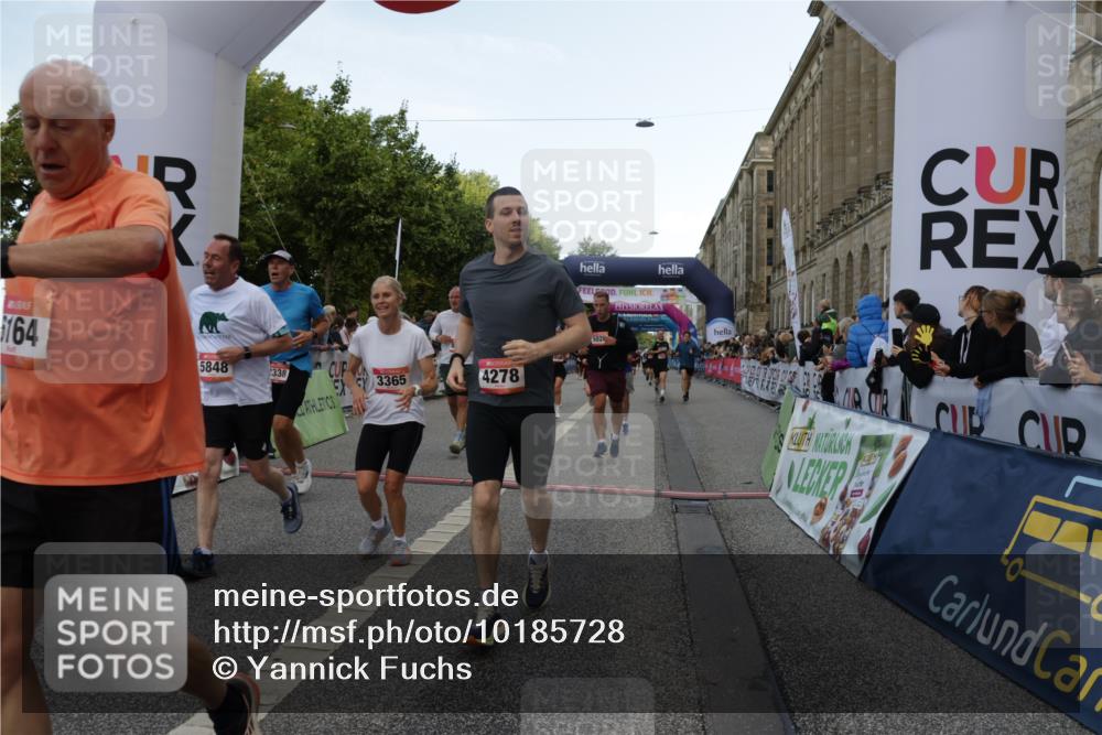 06.09.2026 - CURREX Alsterlauf Yannick Fuchs http://msf.ph/oto/10185728 06.09.2026 09:56:41 Ziel 2338, 2647, 2648, 2927, 3365, 3606, 4059, 4088, 4278, 4422, 4575, 5011, 5026, 5411, 5412, 5413, 5414, 5591, 5708, 5848, 6048, 6091, 6164, 6269, 8080, 8132 meine-sportfotos.de