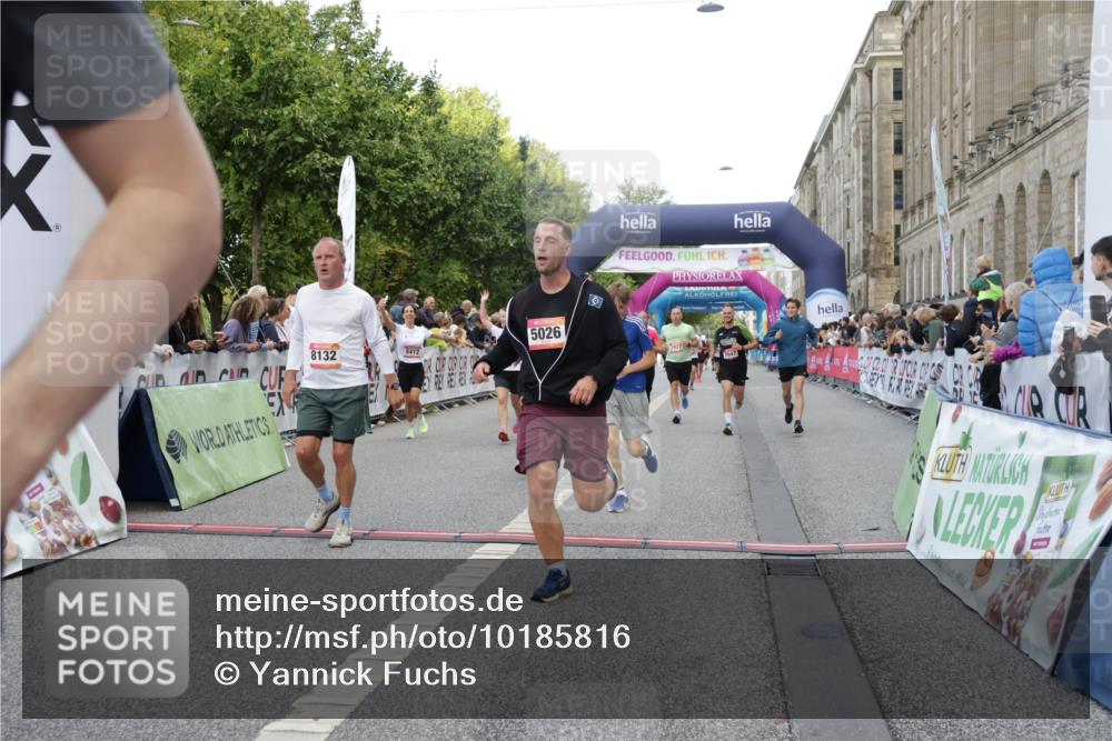 06.09.2026 - CURREX Alsterlauf Yannick Fuchs http://msf.ph/oto/10185816 06.09.2026 09:56:42 Ziel 2338, 2647, 2648, 2927, 3123, 3365, 3606, 4088, 4278, 4422, 4575, 5011, 5026, 5411, 5412, 5413, 5414, 5591, 5708, 5848, 6048, 6091, 6159, 6164, 6269, 8080, 8132 meine-sportfotos.de