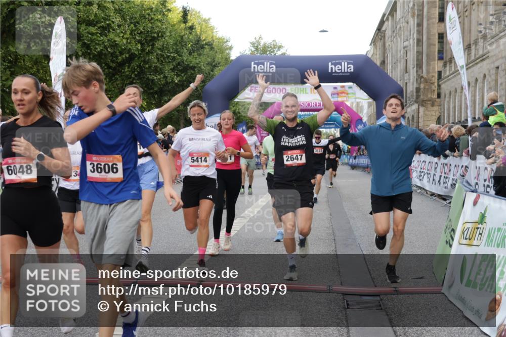06.09.2026 - CURREX Alsterlauf Yannick Fuchs http://msf.ph/oto/10185979 06.09.2026 09:56:44 Ziel 2338, 2647, 2648, 2927, 3123, 3365, 3606, 3638, 4088, 4278, 4422, 4575, 5011, 5026, 5312, 5313, 5411, 5412, 5413, 5414, 5591, 5848, 6048, 6091, 6159, 6164, 8080, 8132 meine-sportfotos.de