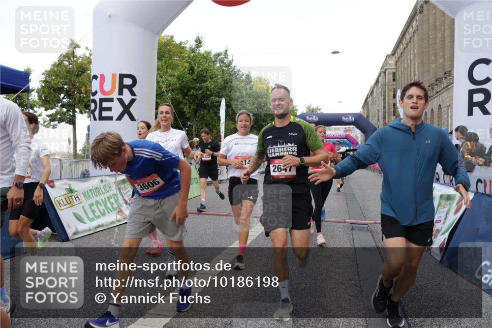 06.09.2026 - CURREX Alsterlauf Yannick Fuchs http://msf.ph/oto/10186198 06.09.2026 09:56:46 Ziel 2338, 2647, 2648, 2927, 3123, 3365, 3606, 3638, 4278, 4422, 5011, 5026, 5312, 5313, 5411, 5412, 5413, 5414, 5543, 5848, 5973, 6048, 6159, 6164, 8080, 8132 meine-sportfotos.de
