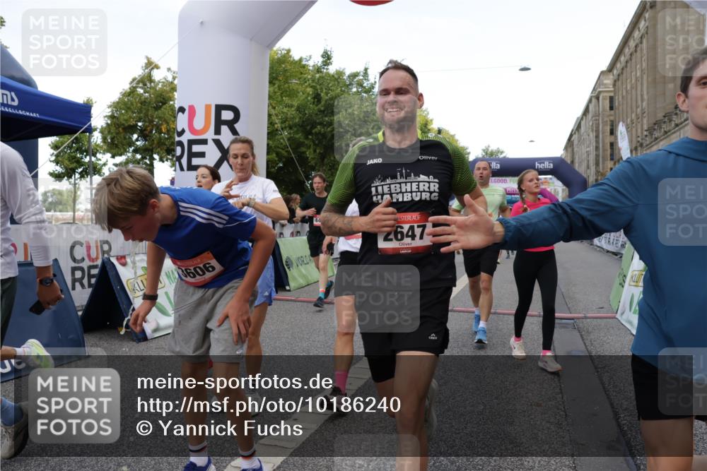 06.09.2026 - CURREX Alsterlauf Yannick Fuchs http://msf.ph/oto/10186240 06.09.2026 09:56:46 Ziel 2338, 2647, 2648, 2927, 3123, 3365, 3606, 3638, 4278, 4422, 5011, 5026, 5312, 5313, 5411, 5412, 5413, 5414, 5543, 5848, 5973, 6048, 6159, 6164, 8080, 8132 meine-sportfotos.de